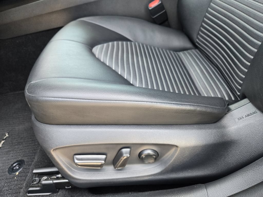 Used 2018 Toyota Camry SE w/ Audio Package FWD image 18