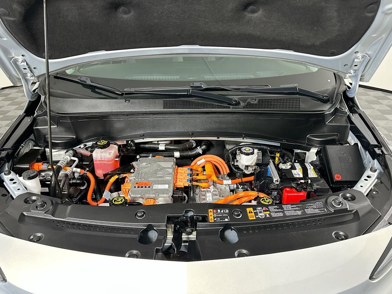 Used 2023 Chevrolet Bolt EUV LT FWD image 38