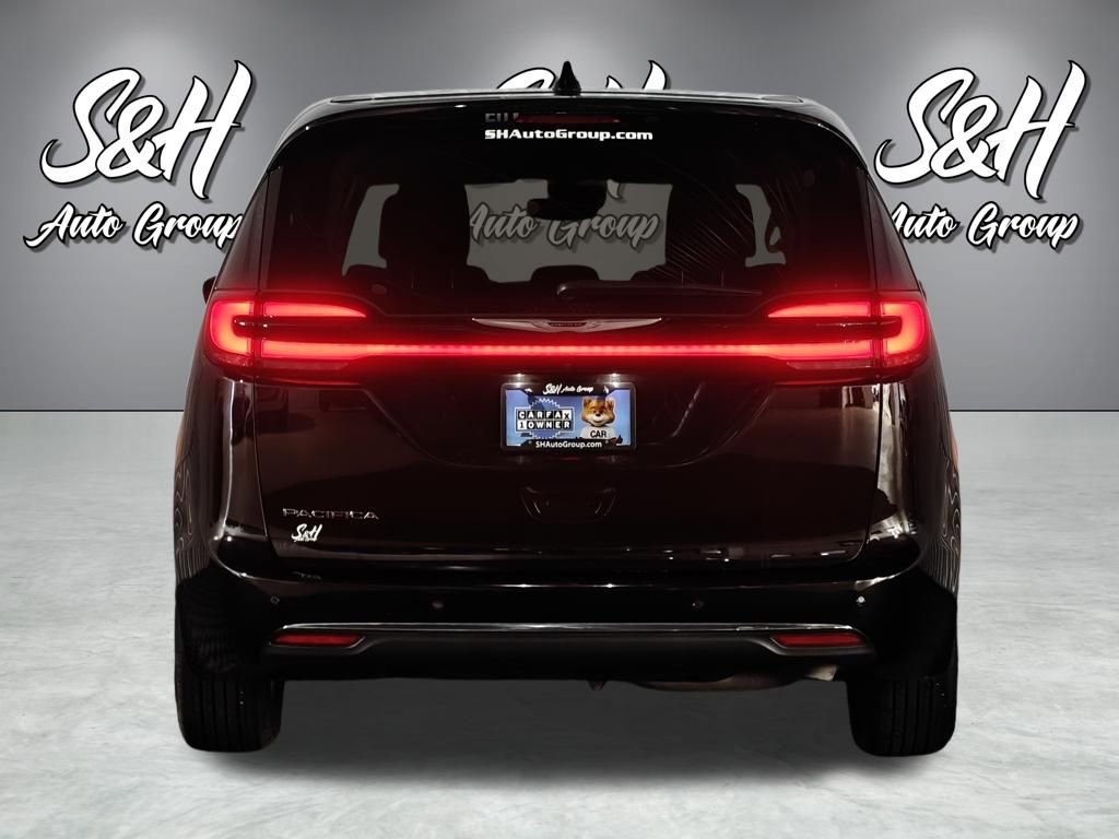 Used 2024 Chrysler Pacifica Touring-L image 20
