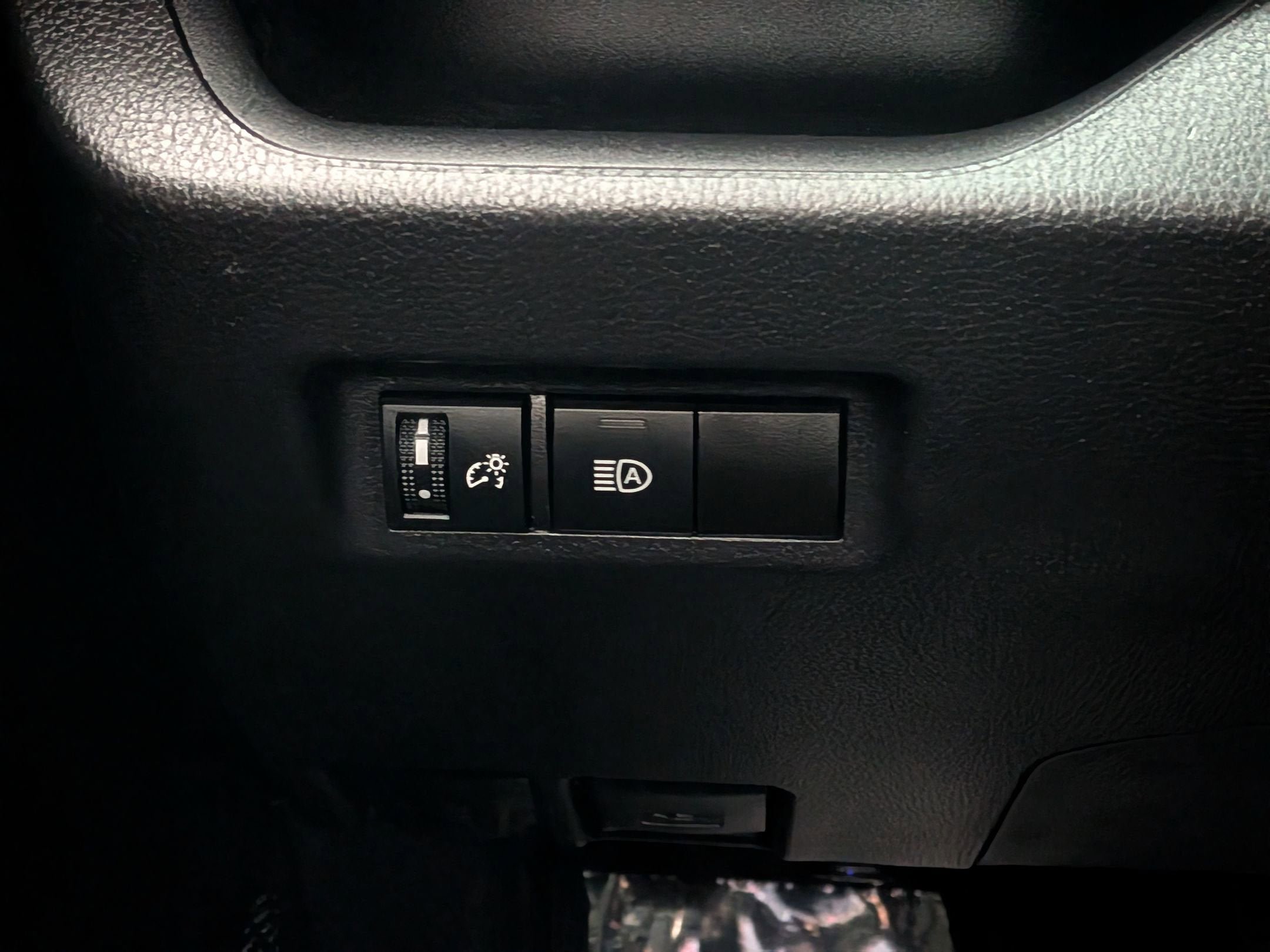 Certified 2025 Toyota RAV4 XLE FWD image 18