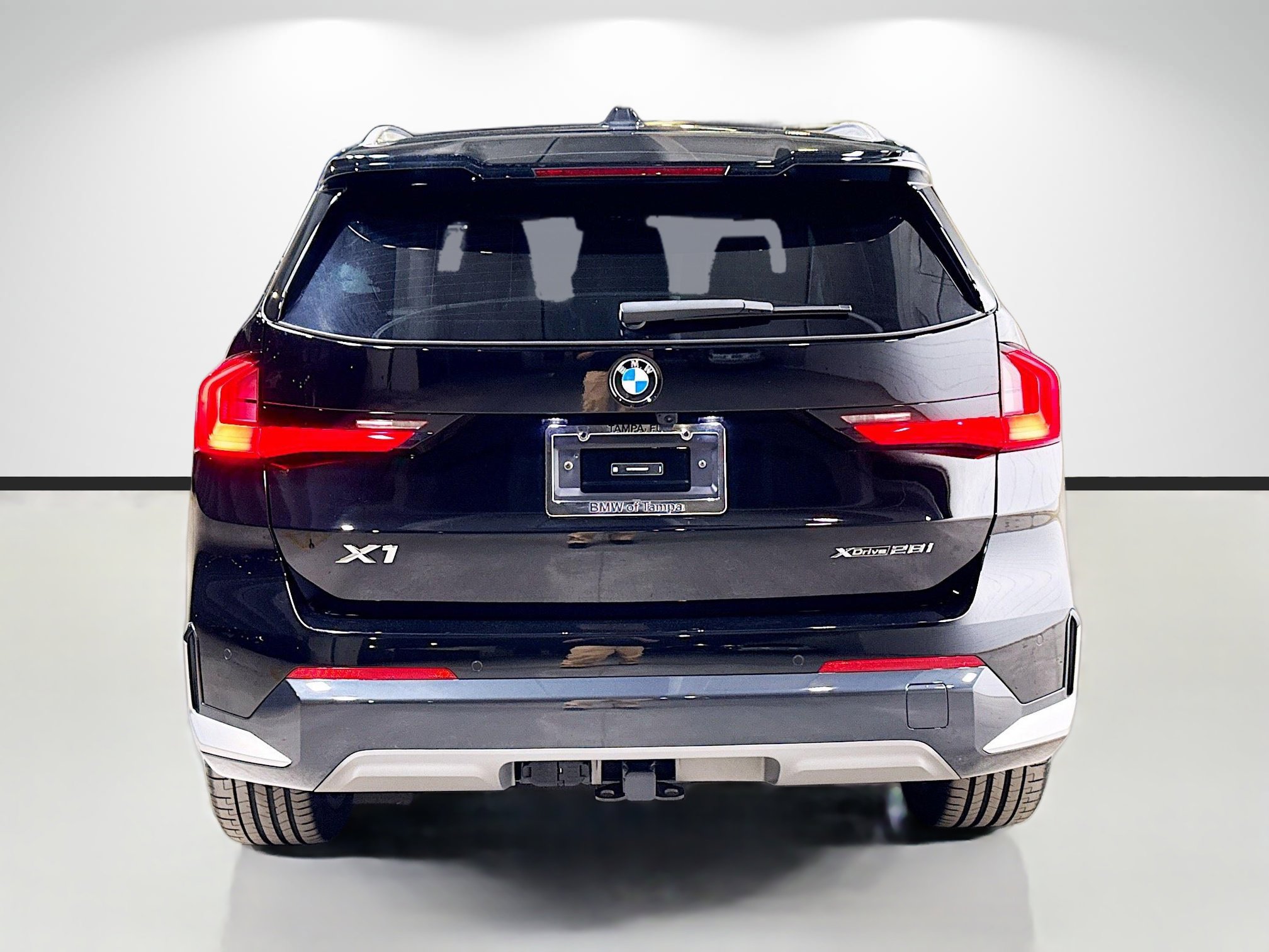 Used 2025 BMW X1 xDrive28i w/ Technology Package image 4