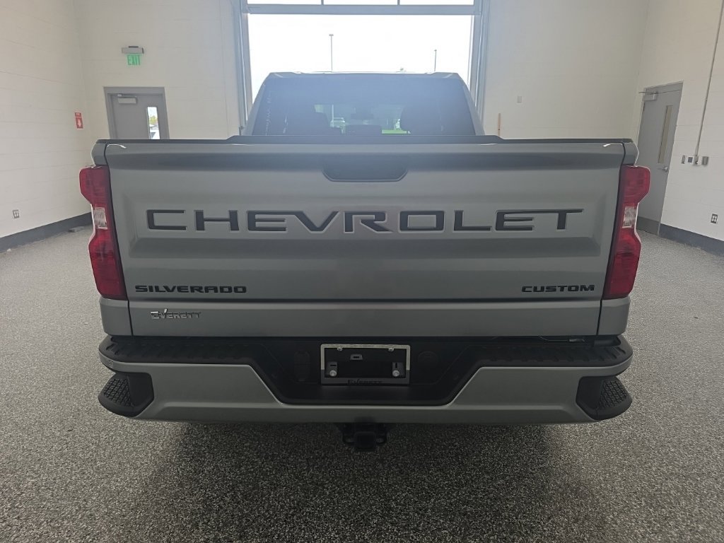Used 2026 Chevrolet Silverado 1500 Custom w/ Turbomax Blackout Package AWD/4WD image 4