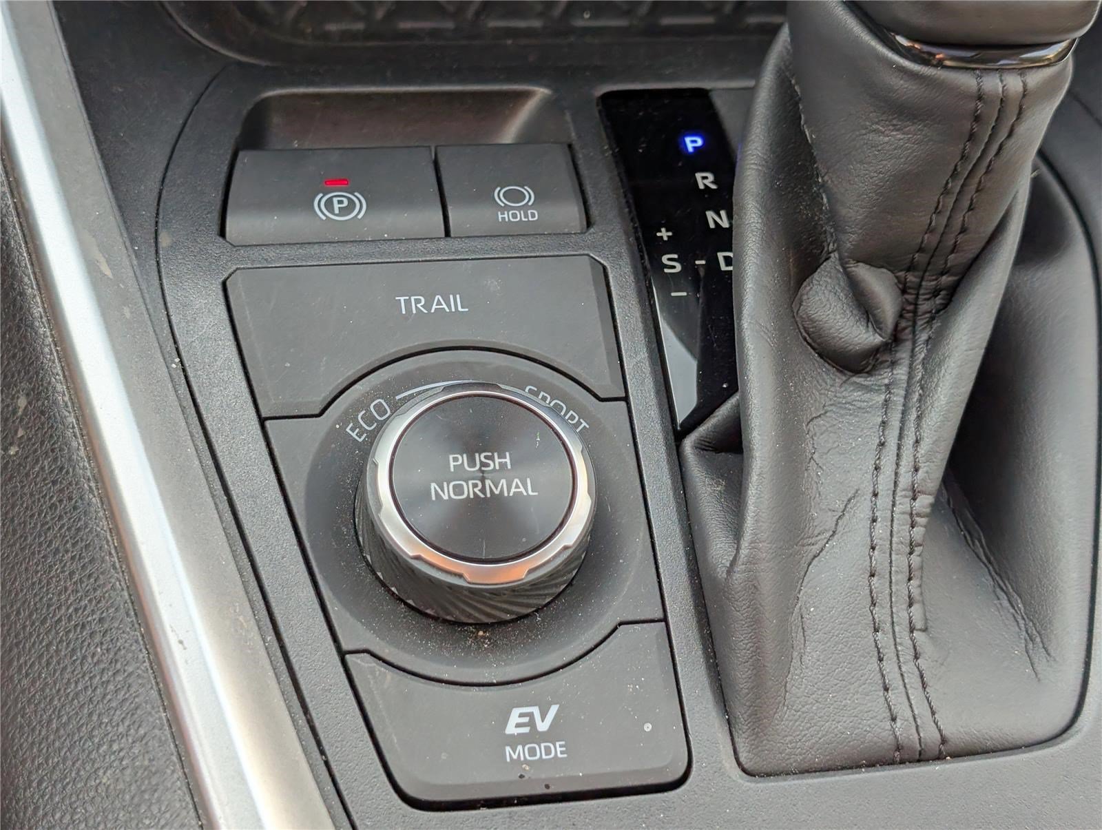 Used 2023 Toyota RAV4 XLE Premium AWD/4WD image 26