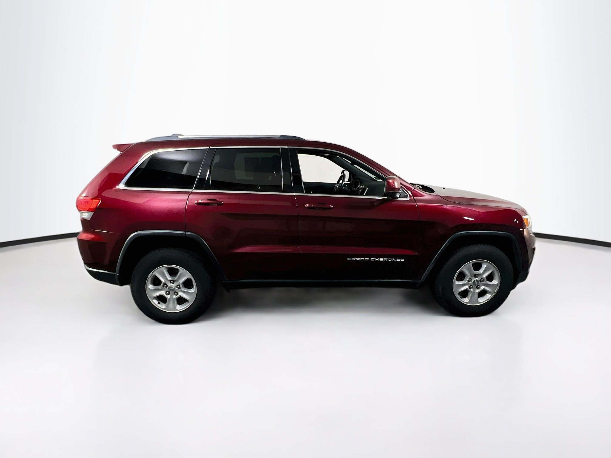 Used 2016 Jeep Grand Cherokee Laredo w/ Quick Order Package 23E AWD/4WD image 4
