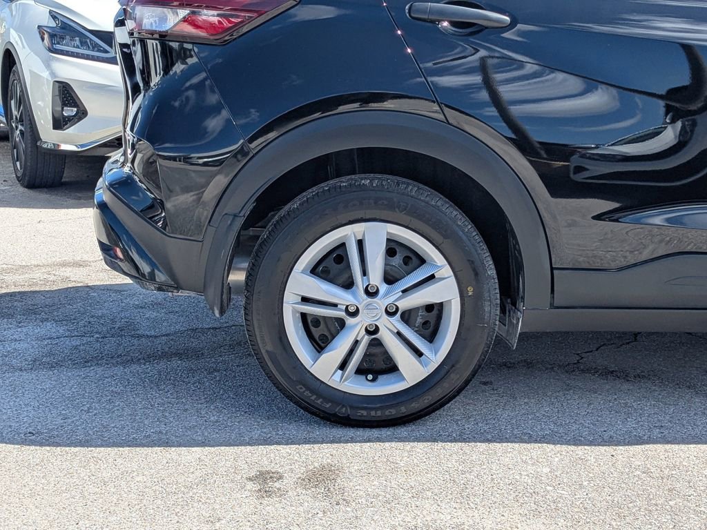 Used 2025 Nissan Kicks Play S image 9