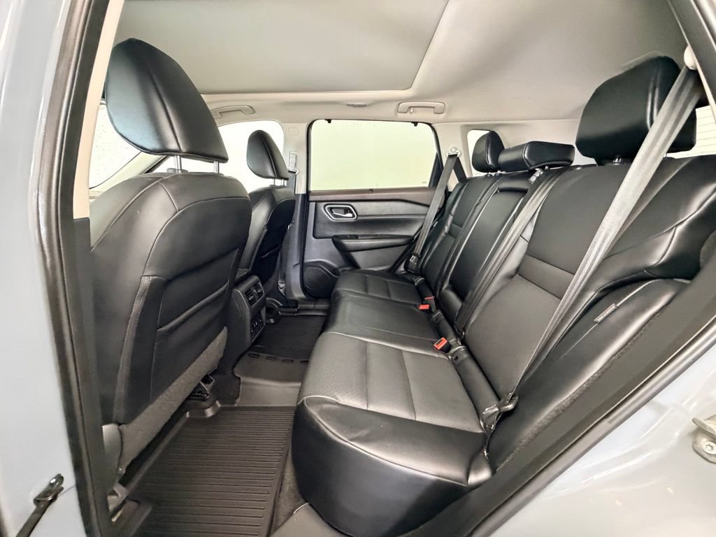 Used 2021 Nissan Rogue SV AWD/4WD image 4