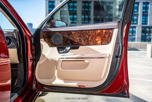 Used 2012 Jaguar XJ image 44