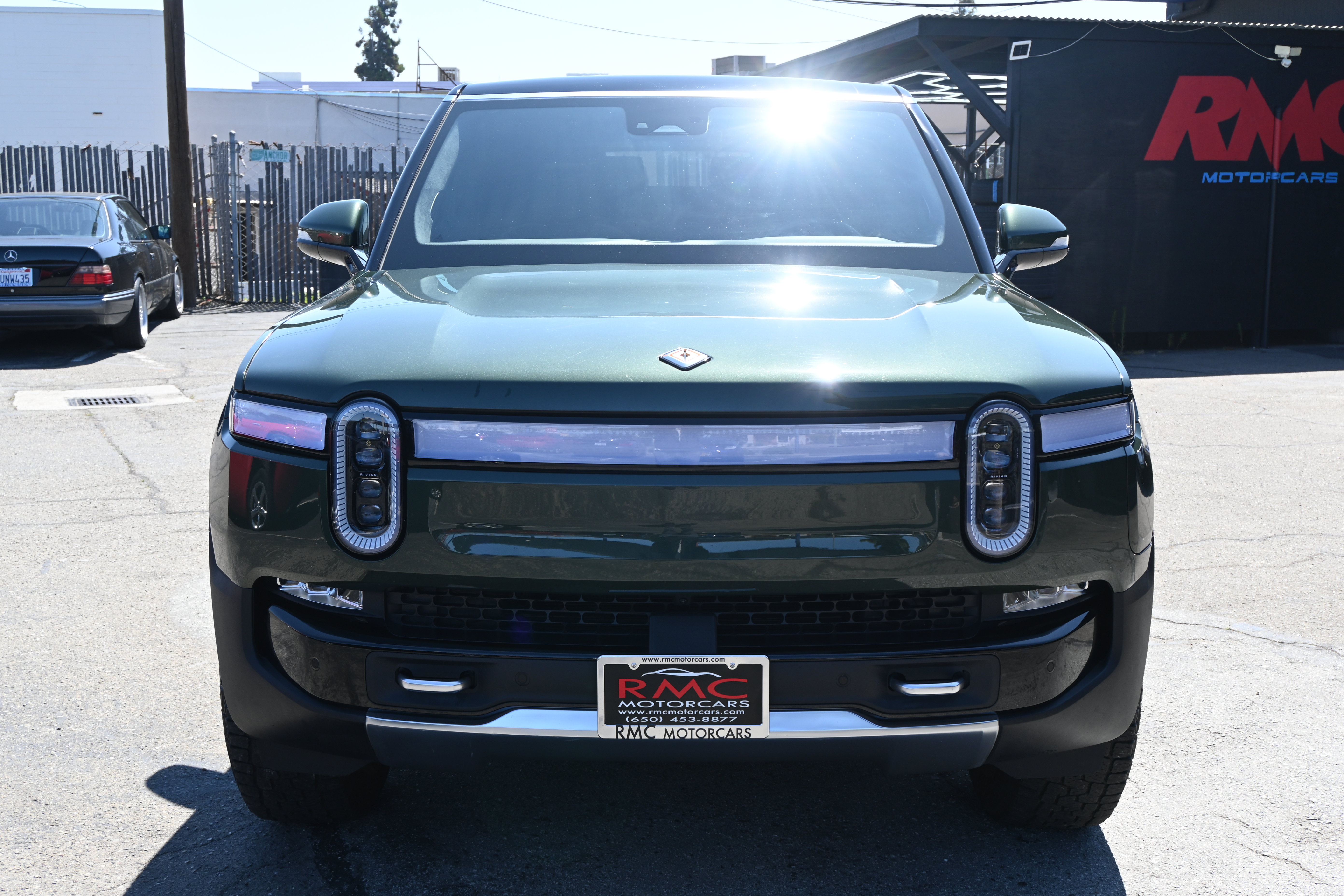 Used 2023 Rivian R1S Adventure AWD/4WD image 3