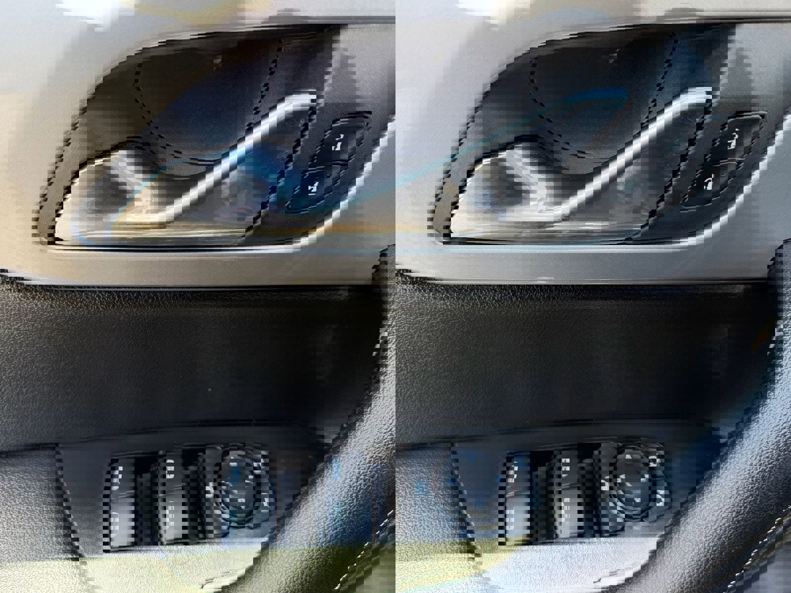 Used 2024 Chevrolet Blazer LT FWD image 25