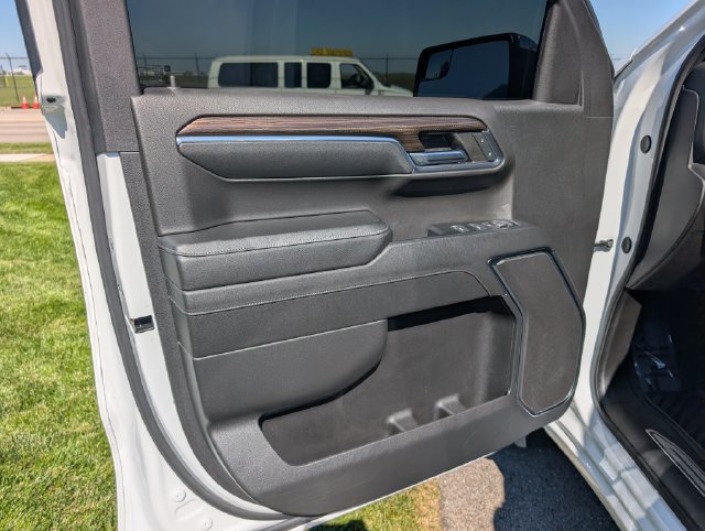 Used 2024 Chevrolet Silverado 1500 LT AWD/4WD image 13