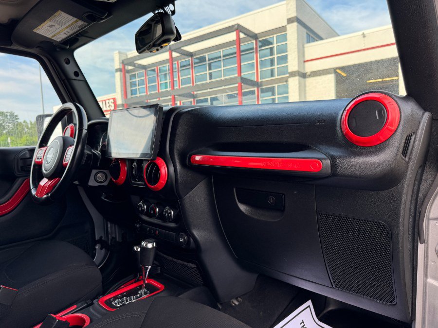 Used 2015 Jeep Wrangler Unlimited Sport w/ Power Convenience Group AWD/4WD image 20