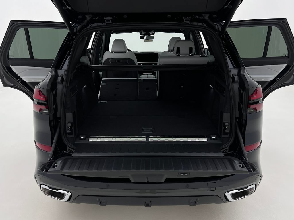 New 2026 BMW X5 xDrive50e w/ M Sport Package AWD/4WD image 7