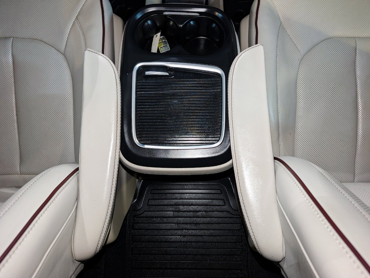 Used 2017 Chrysler Pacifica Limited image 50