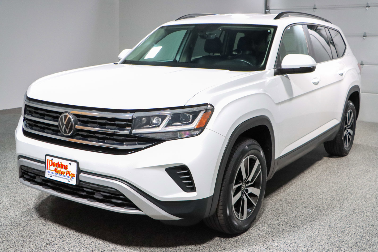 Used 2023 Volkswagen Atlas SE image 32