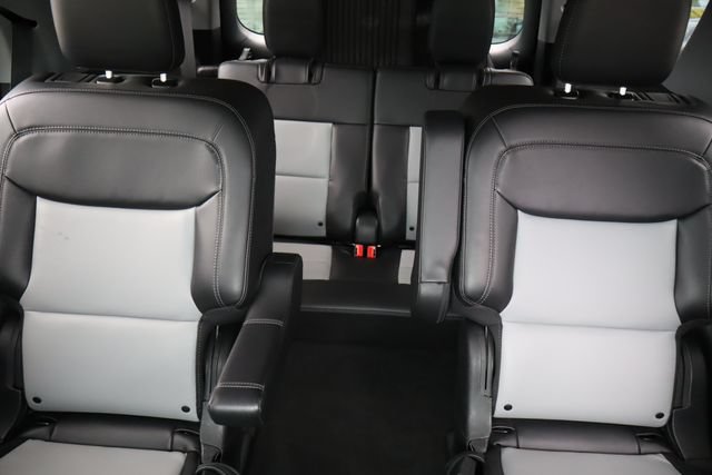 Used 2023 Ford Explorer XLT w/ Equipment Group 202A AWD/4WD image 18