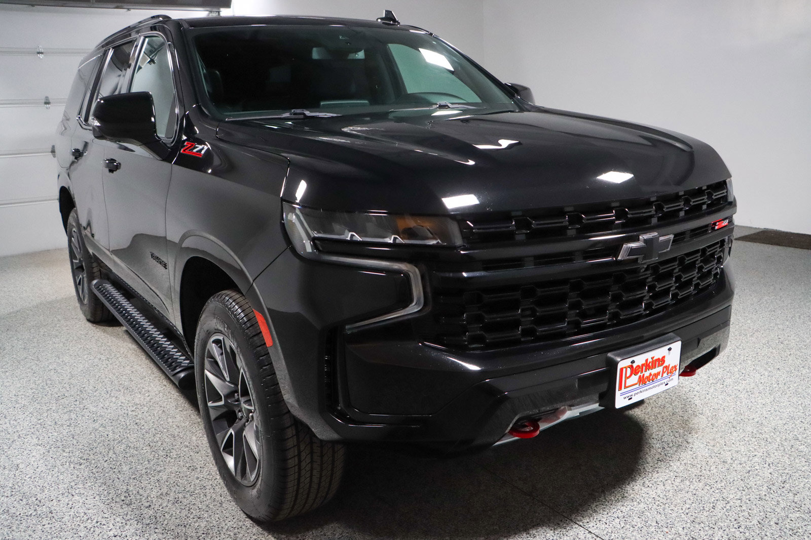Used 2023 Chevrolet Tahoe Z71 w/ Luxury Package AWD/4WD image 5