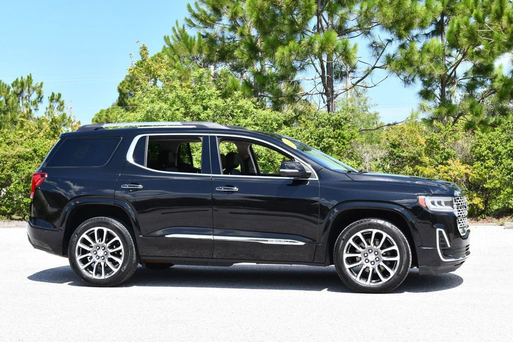 Used 2021 GMC Acadia Denali w/ Denali Technology Package FWD image 8