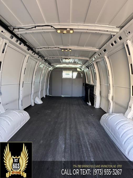 Used 2023 GMC Savana 2500 Extended image 10