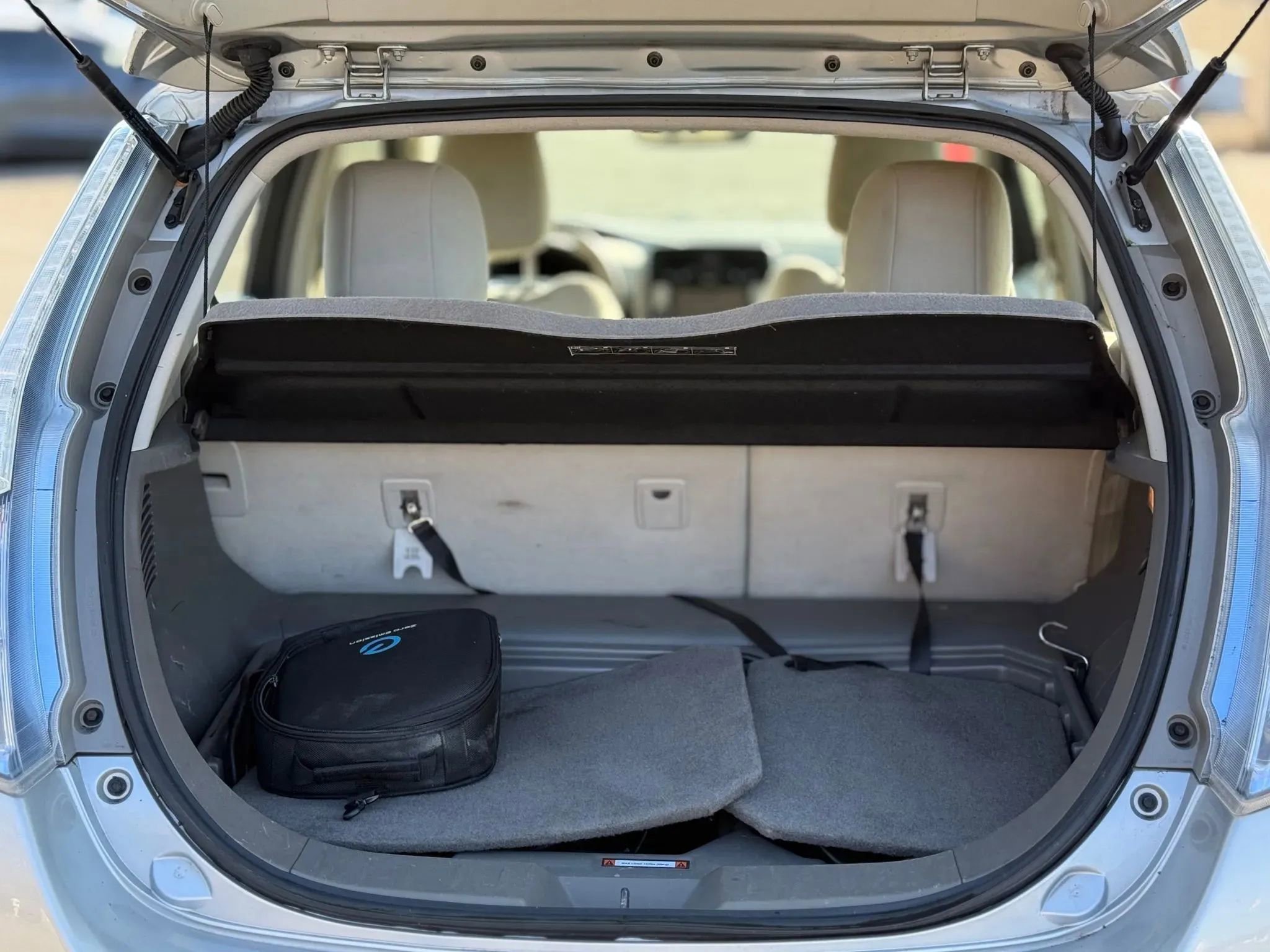 Used 2012 Nissan Leaf SL w/ Recycling/Organizational Pkg image 27