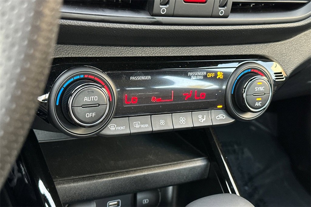 Used 2023 Kia Forte GT-Line image 22