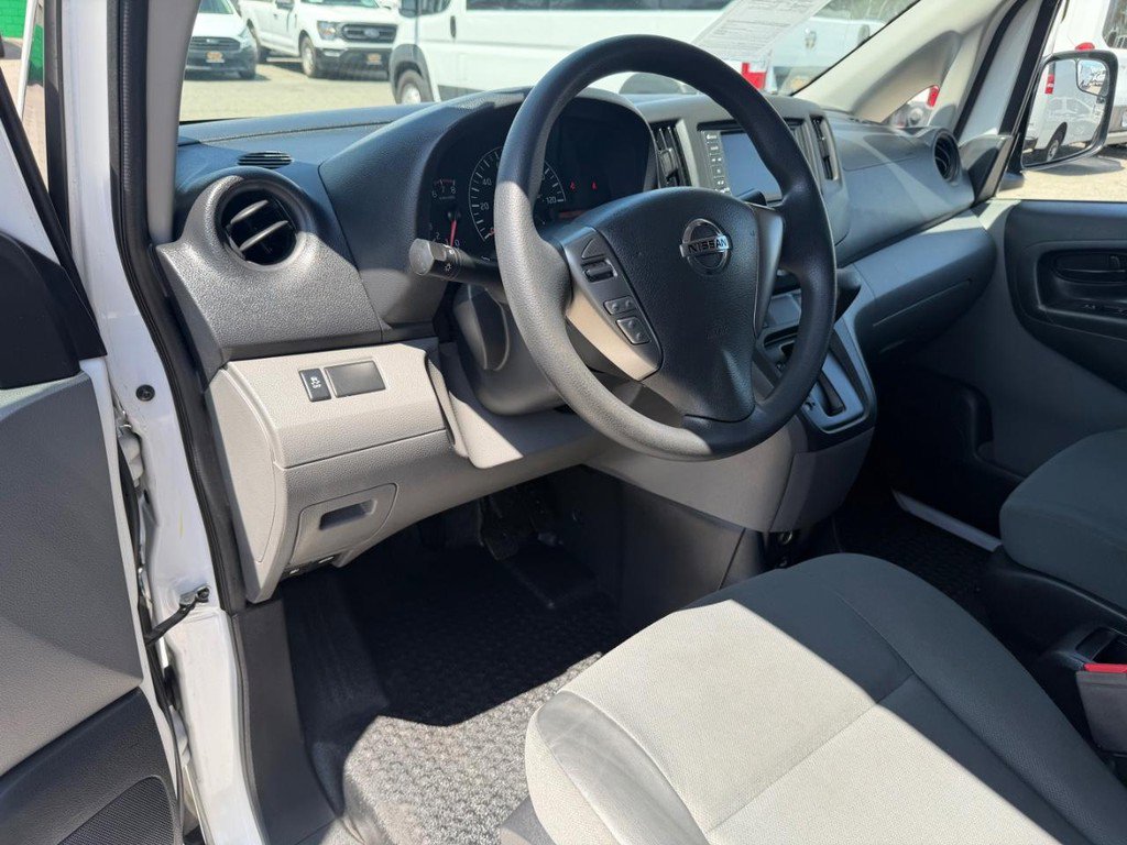 Used 2020 Nissan NV200 S FWD image 25