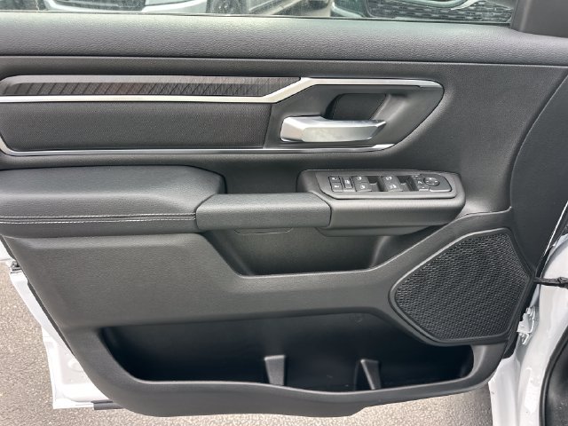 New 2027 RAM 1500 4x4 Crew Cab image 13