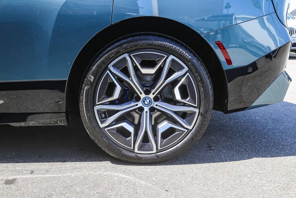 Used 2025 BMW iX xDrive50 image 8