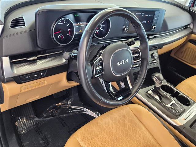 Used 2024 Kia Carnival LX FWD image 10