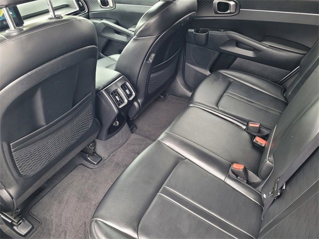 Used 2024 Kia Sorento S image 9
