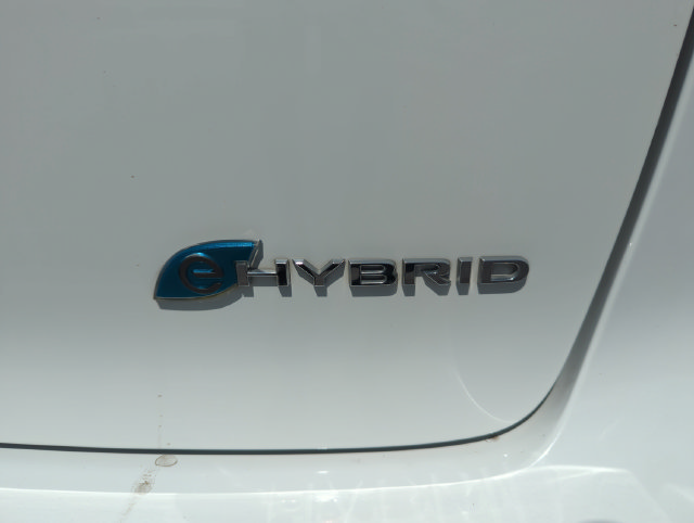 Used 2024 Chrysler Pacifica Limited FWD image 21