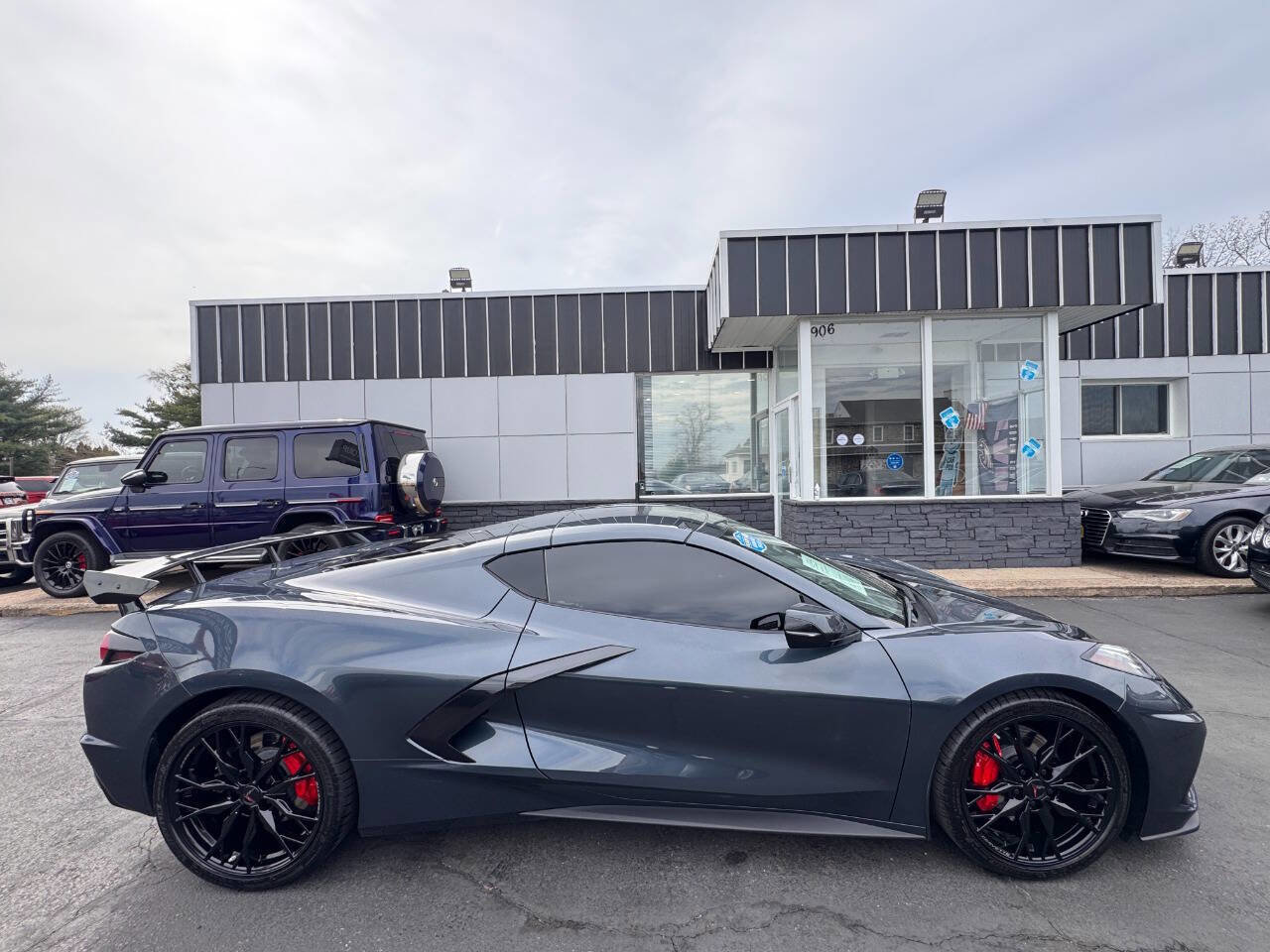 Used 2020 Chevrolet Corvette Stingray Coupe w/ 1LT image 9