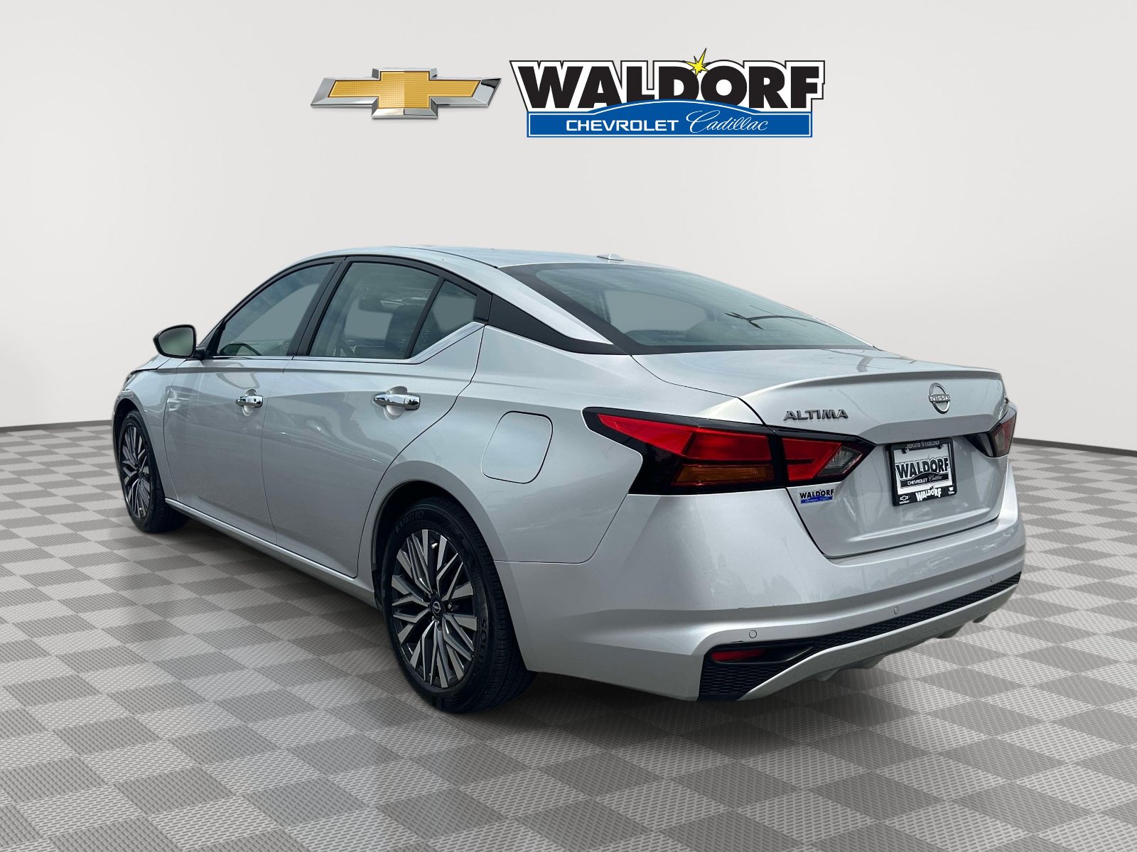 Used 2024 Nissan Altima 2.5 SV FWD image 4