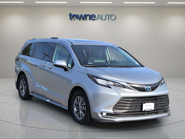 Used 2021 Toyota Sienna XLE AWD/4WD image 7