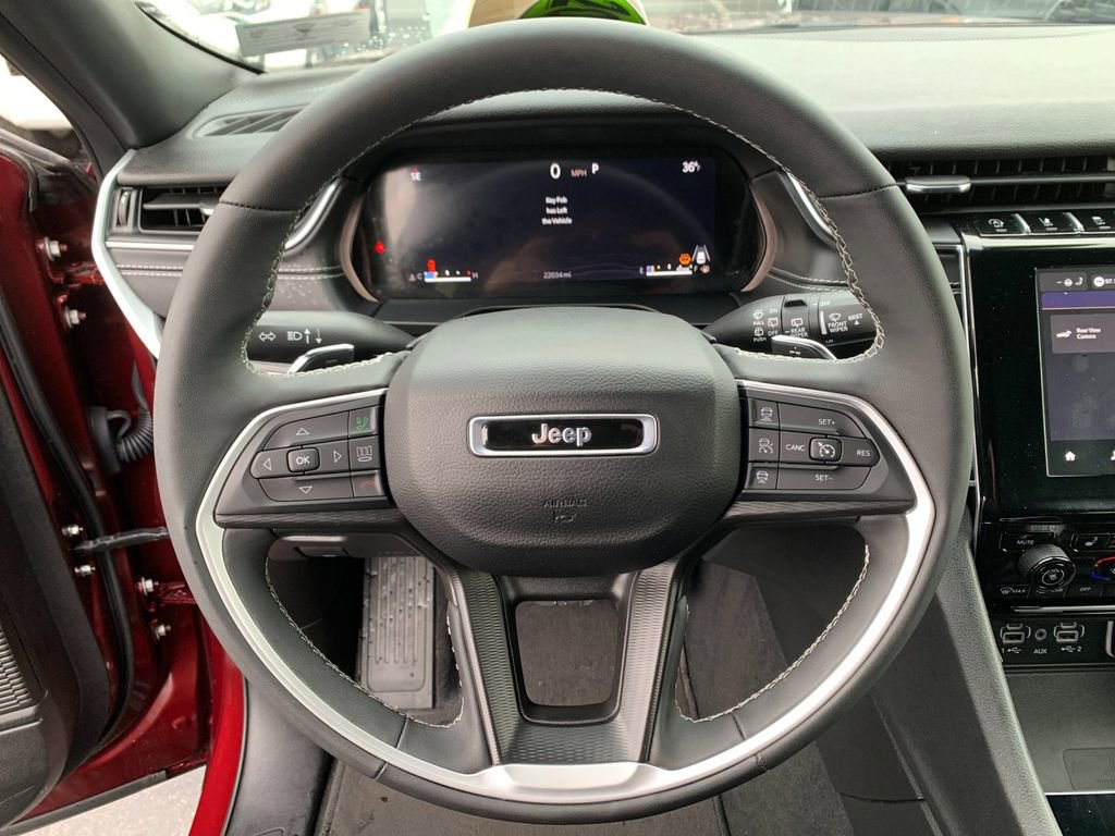 Used 2024 Jeep Grand Cherokee Altitude image 25