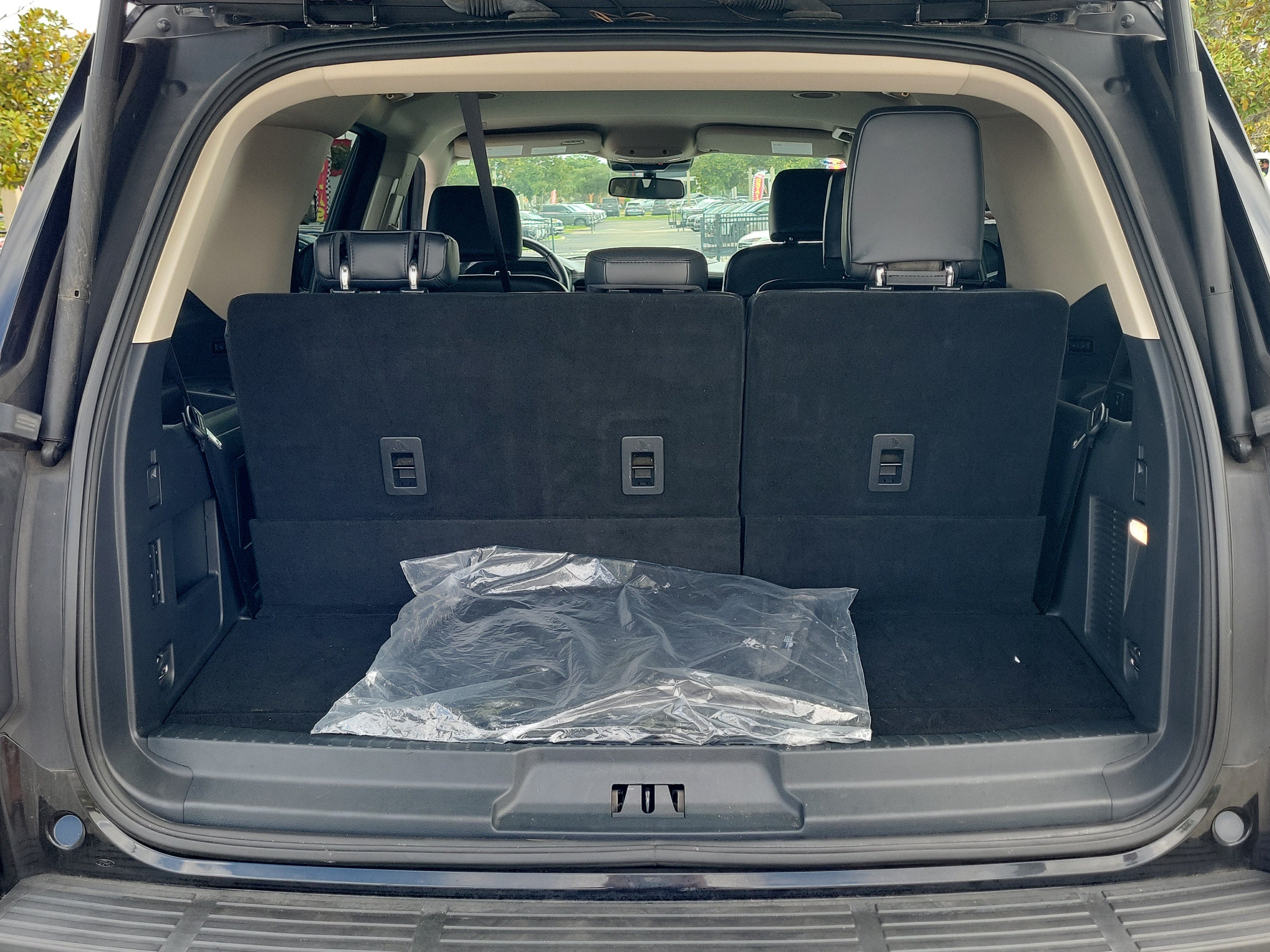 Used 2024 Ford Expedition XLT RWD image 7