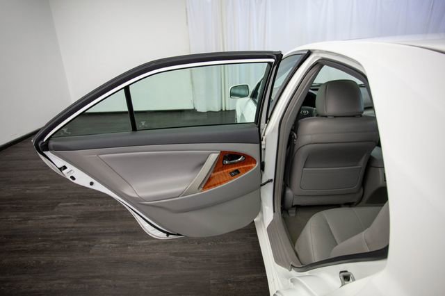 Used 2011 Toyota Camry XLE w/ XLE Extra-Value Pkg #2 image 22