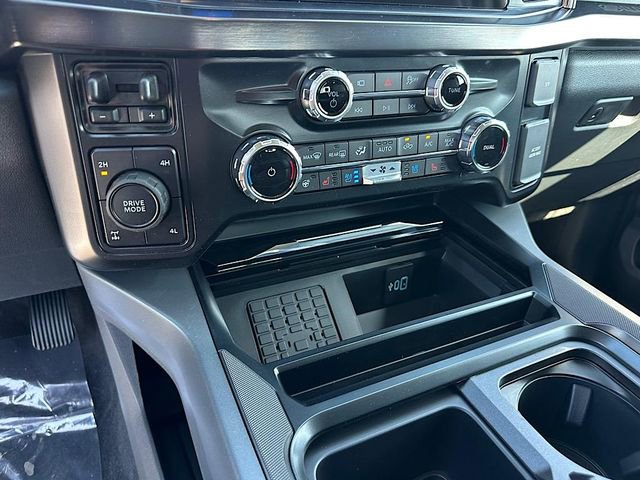 New 2026 Ford F350 Lariat w/ Black Appearance Package image 25