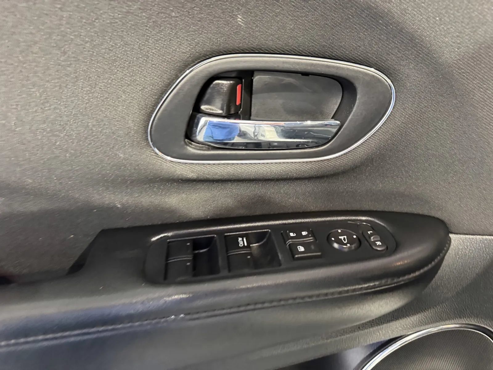 Used 2022 Honda HR-V EX image 14