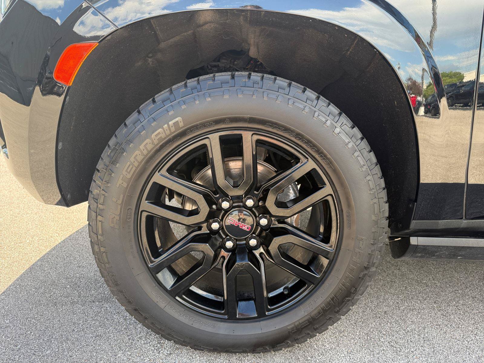 Used 2023 GMC Yukon AT4 w/ AT4 Premium Plus Package AWD/4WD image 30
