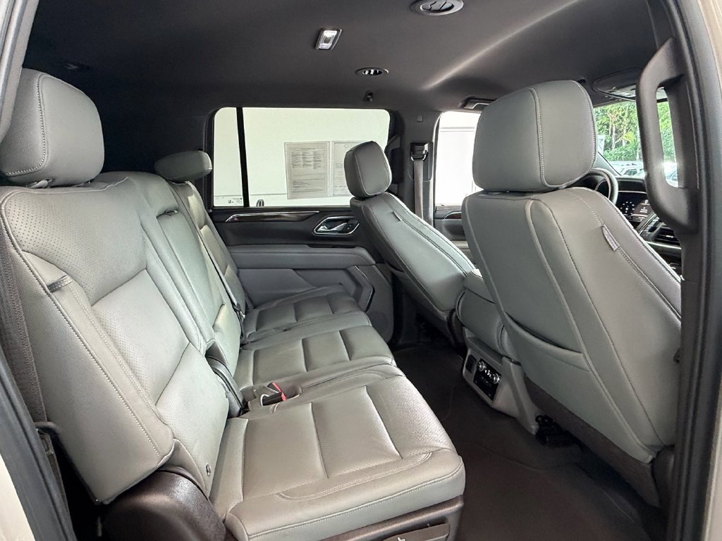 Certified 2023 GMC Yukon XL SLE w/ Gmc Pro Safety Plus Package RWD image 16