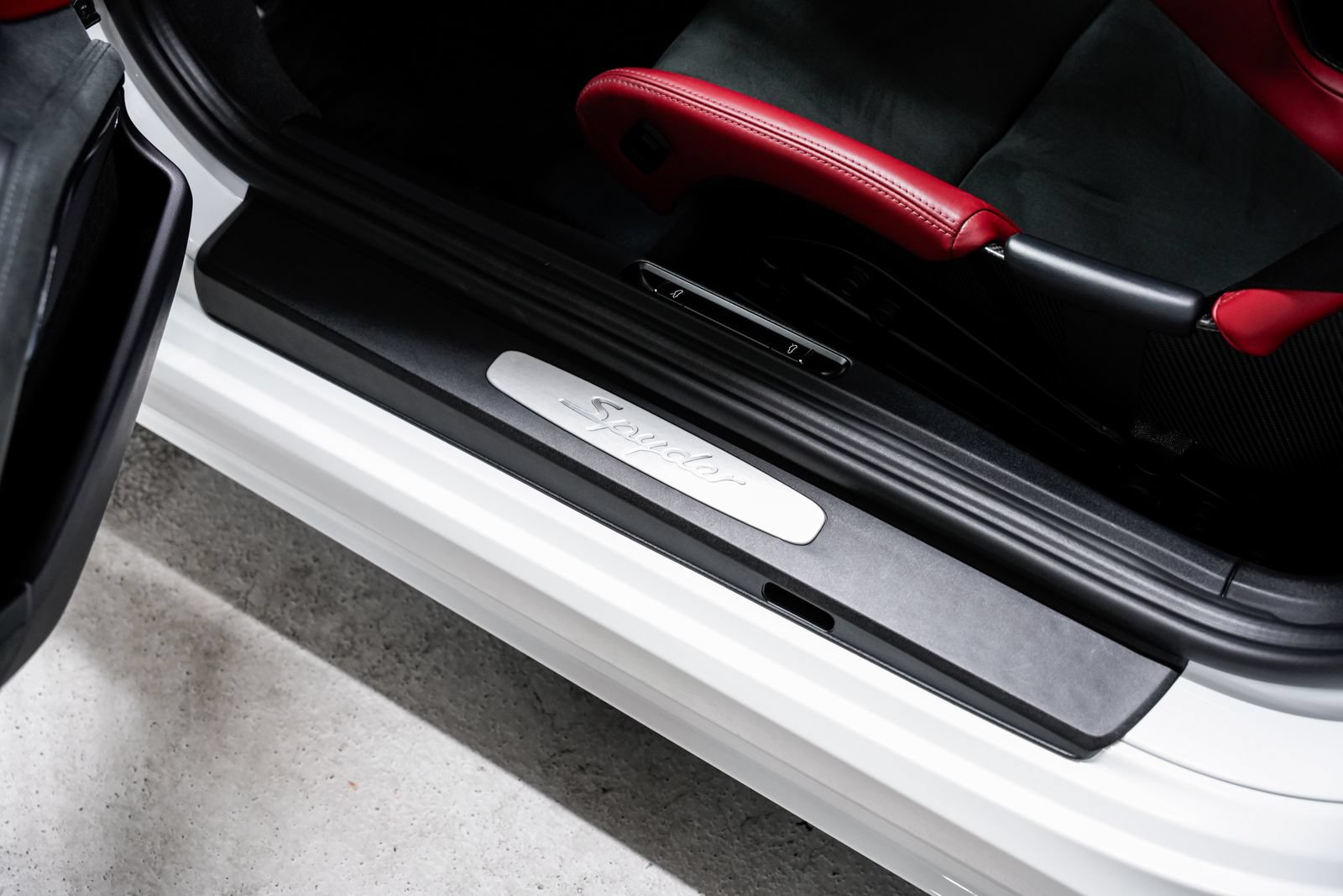Used 2022 Porsche 718 Boxster Spyder RWD image 19