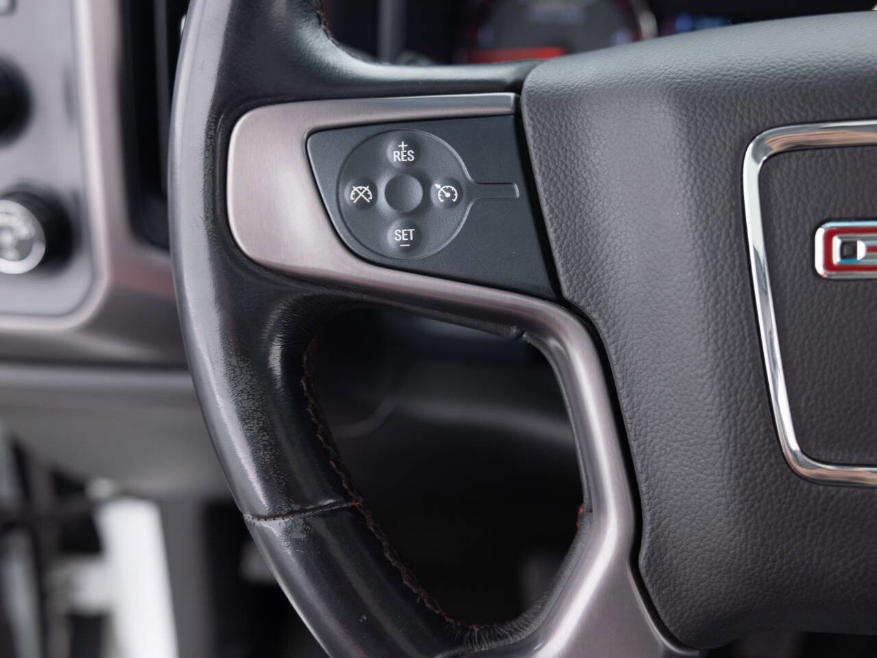 Used 2015 GMC Sierra 2500 SLT w/ Duramax Plus Package image 41