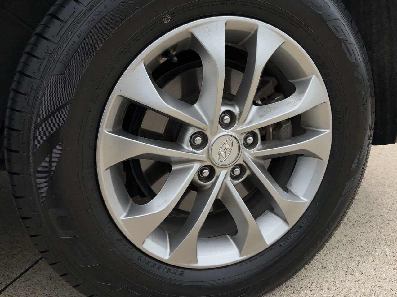 Used 2019 Hyundai Santa Fe SE image 10