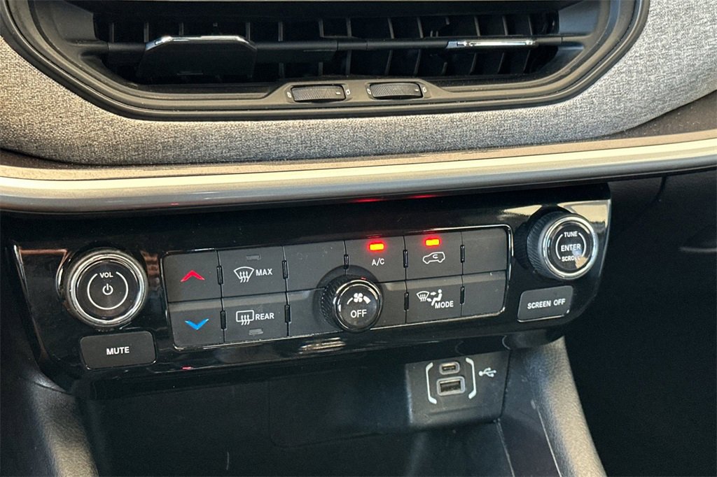 Used 2023 Jeep Compass Sport image 20