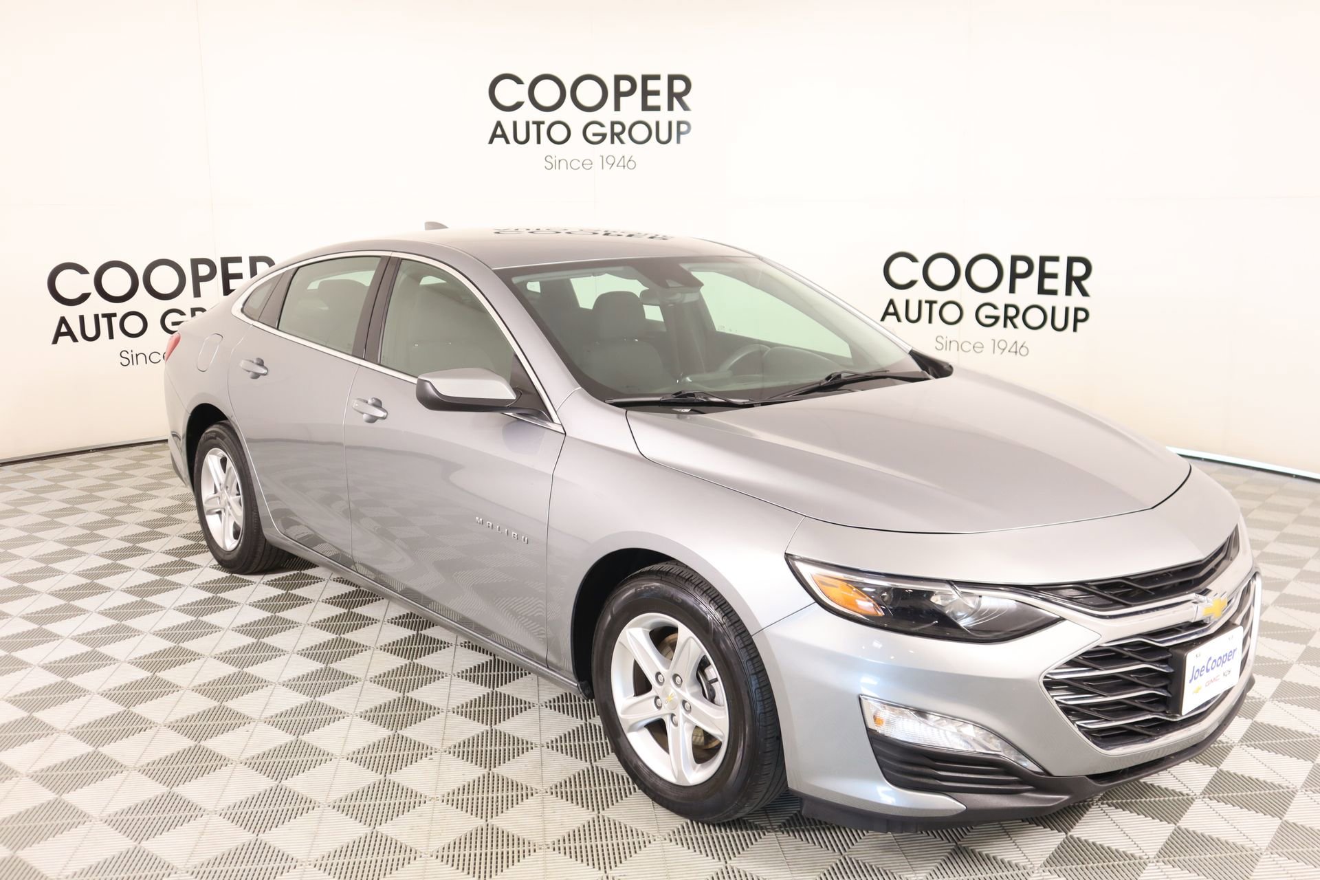 Used 2024 Chevrolet Malibu LT image 1