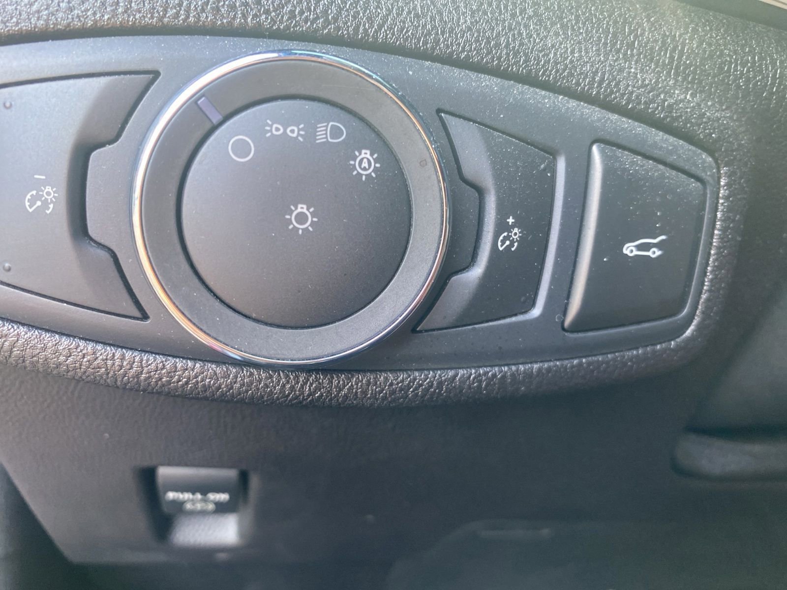 Used 2019 Lincoln MKC Select w/ Select Plus Package FWD image 12