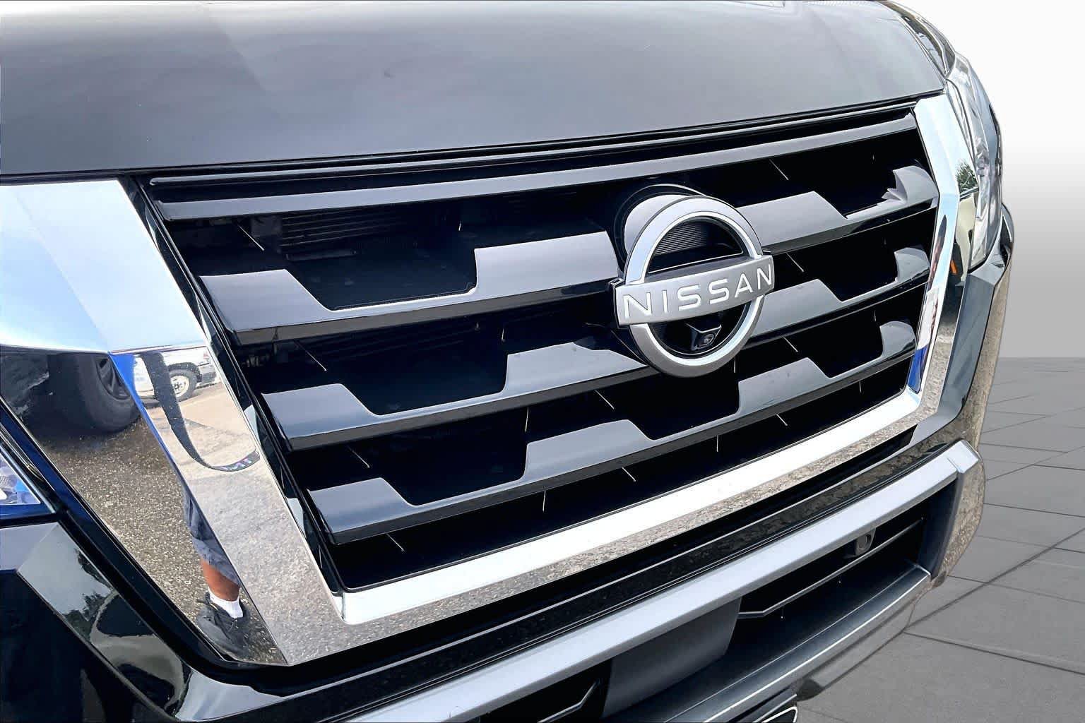 Used 2023 Nissan Armada Platinum w/ Captain's Chairs Package RWD image 30