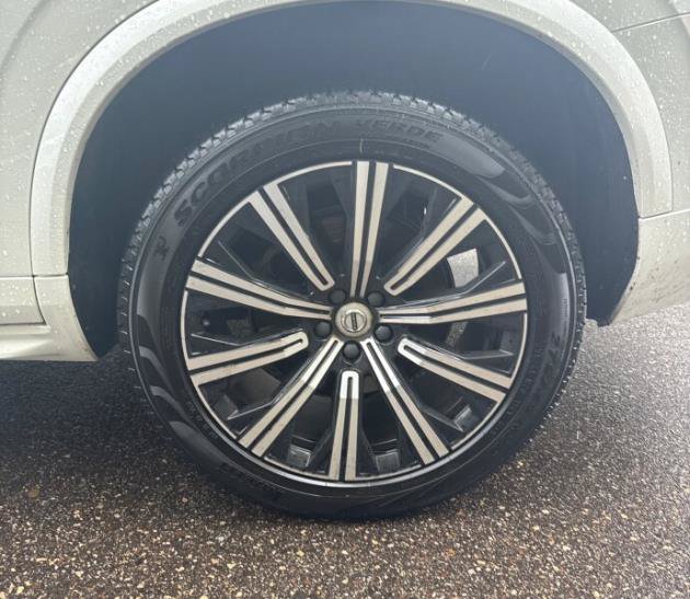 Used 2023 Volvo XC90 B6 Core w/ Climate Package AWD/4WD image 9