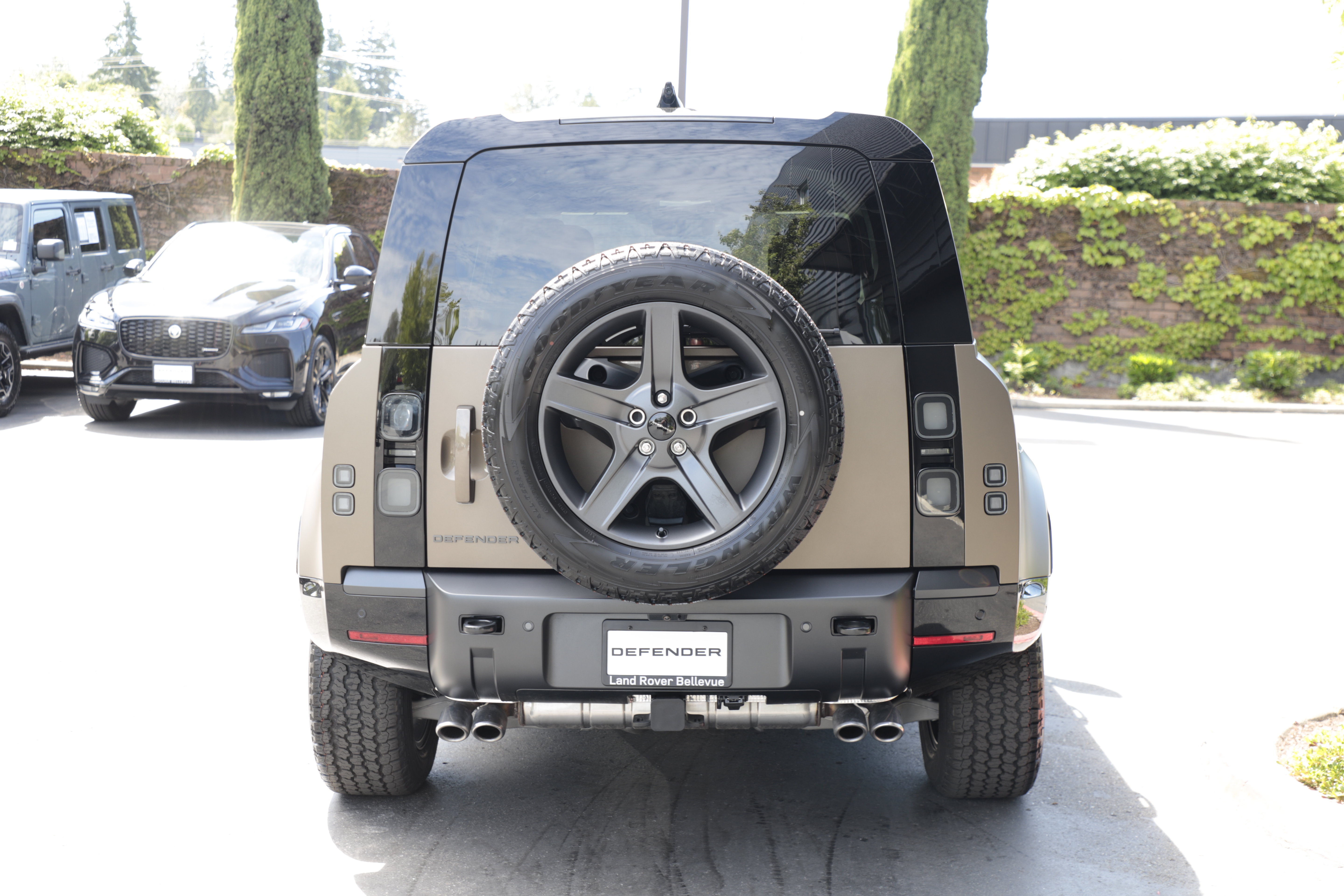 New 2026 Land Rover Defender 110 X-Dynamic SE AWD/4WD image 7