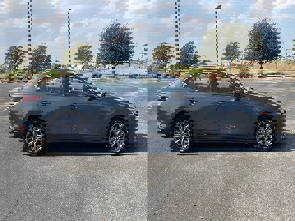 Used 2025 MAZDA MAZDA3 s image 4